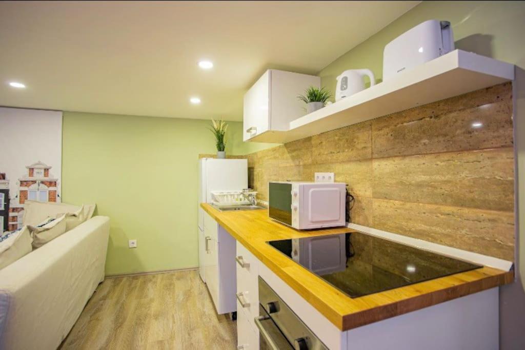 Cosy 2 Bedroom Flat In Akacfa St., Sol Budapest Exterior photo